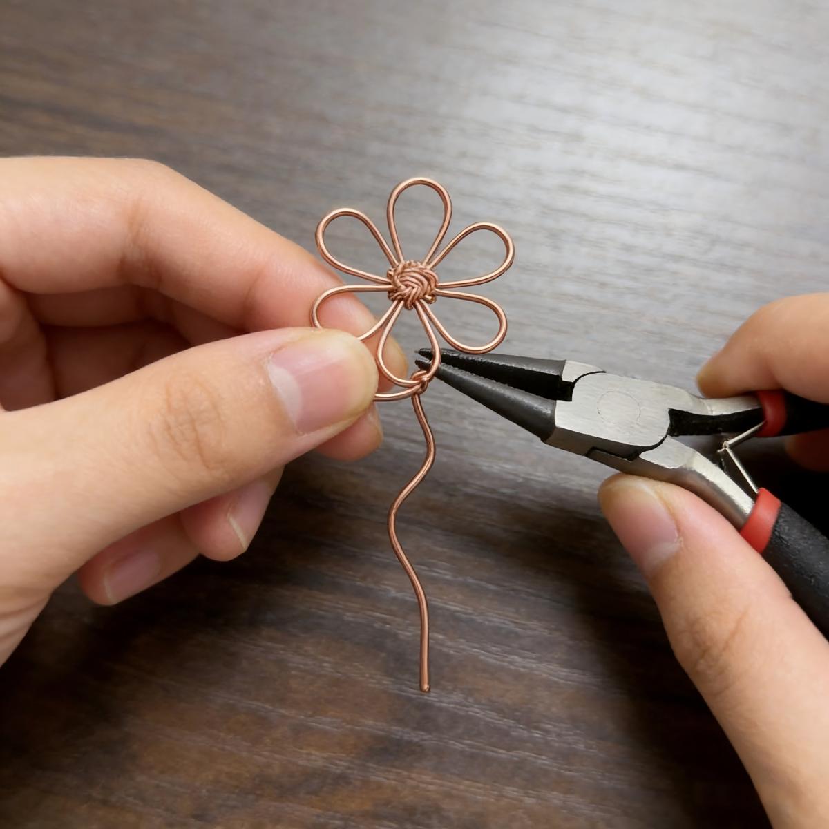 プロ仕様のミニロングノーズプライヤー、スプリング式、滑り止め - Electronics Repair Hobby のレビューと価格